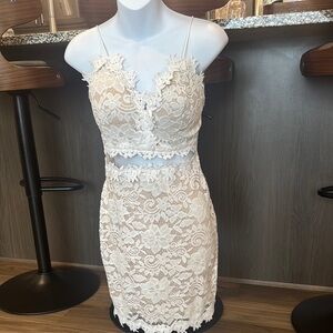 Chic Lace Mini Dress in Cream